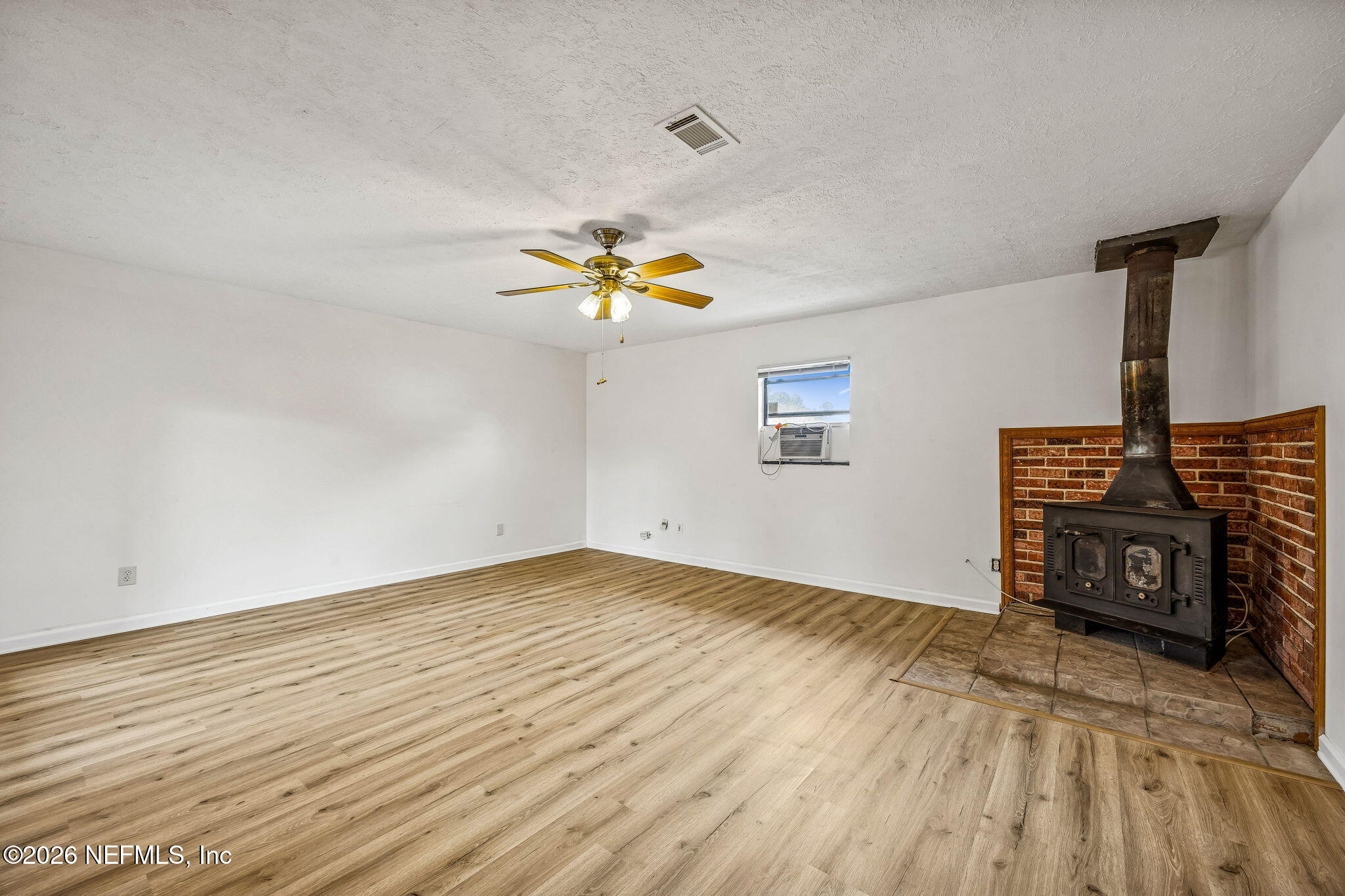 8338 Dobry Court Jacksonville, FL 32221 - Photo 16 of 43 Living Room