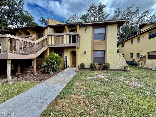 $133,000 | 2133 Golfside Village Drive, Lehigh Acres, FL 33936