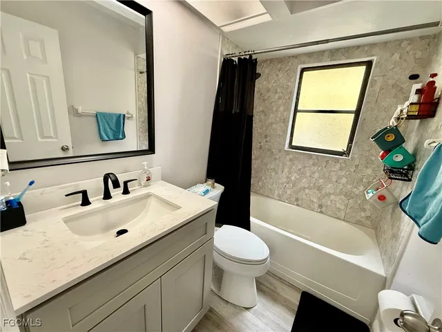 $133,000 | 2133 Golfside Village Drive, Lehigh Acres, FL 33936