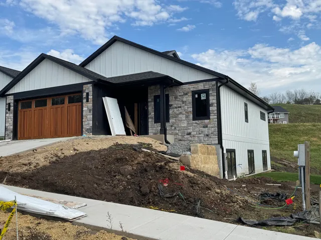 $499,900 | 4078 Brook Elizabeth Drive, Onalaska, WI 54650