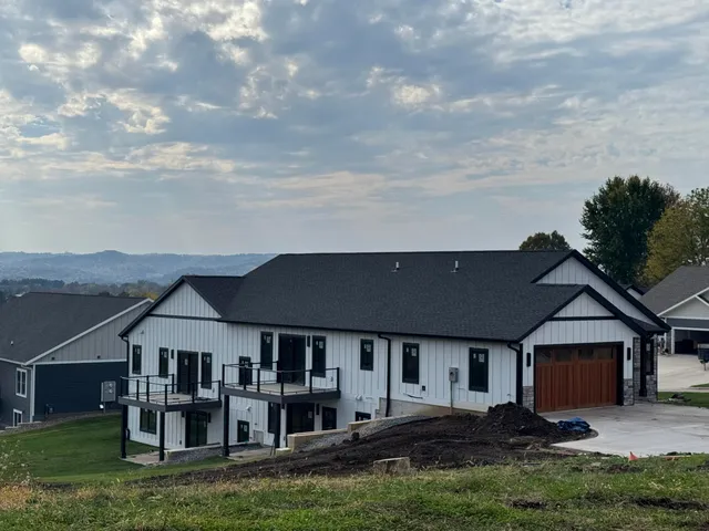 $499,900 | 4078 Brook Elizabeth Drive, Onalaska, WI 54650