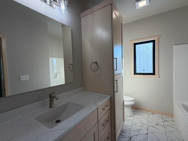 $499,900 | 4078 Brook Elizabeth Drive, Onalaska, WI 54650