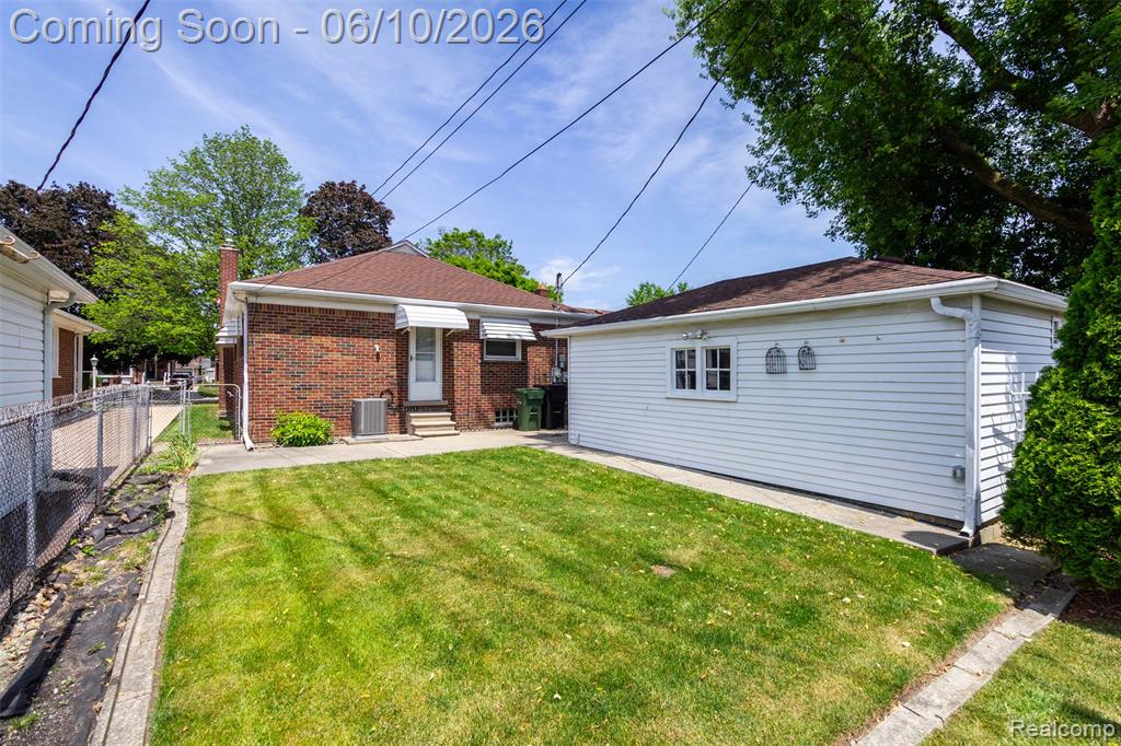 14869 Champaign Road Allen Park, MI 48101 - Photo 33 of 34