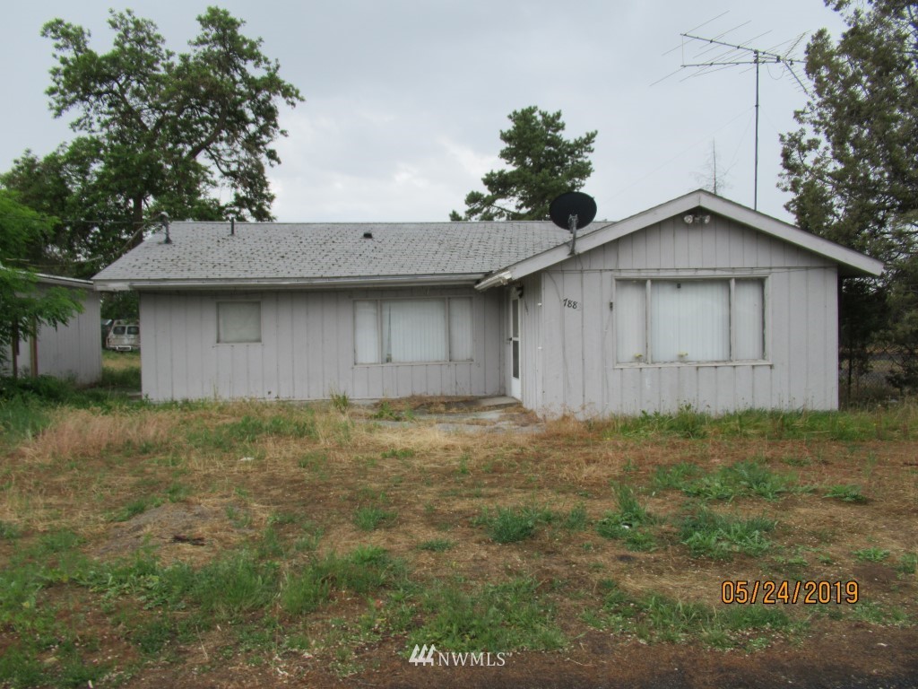 7883 Rainier Road Northeast Moses Lake, WA 98837 - Photo 1 of 8 Gallery Image 1