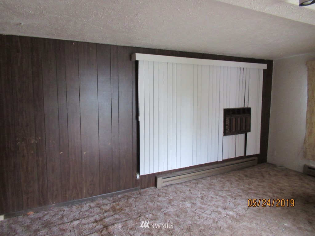 7883 Rainier Road Northeast Moses Lake, WA 98837 - Photo 3 of 8 Gallery Image 3