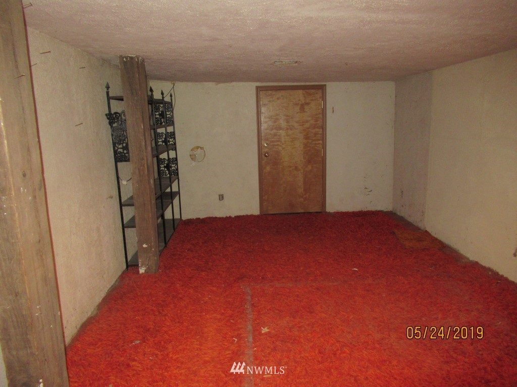 7883 Rainier Road Northeast Moses Lake, WA 98837 - Photo 5 of 8 Gallery Image 5