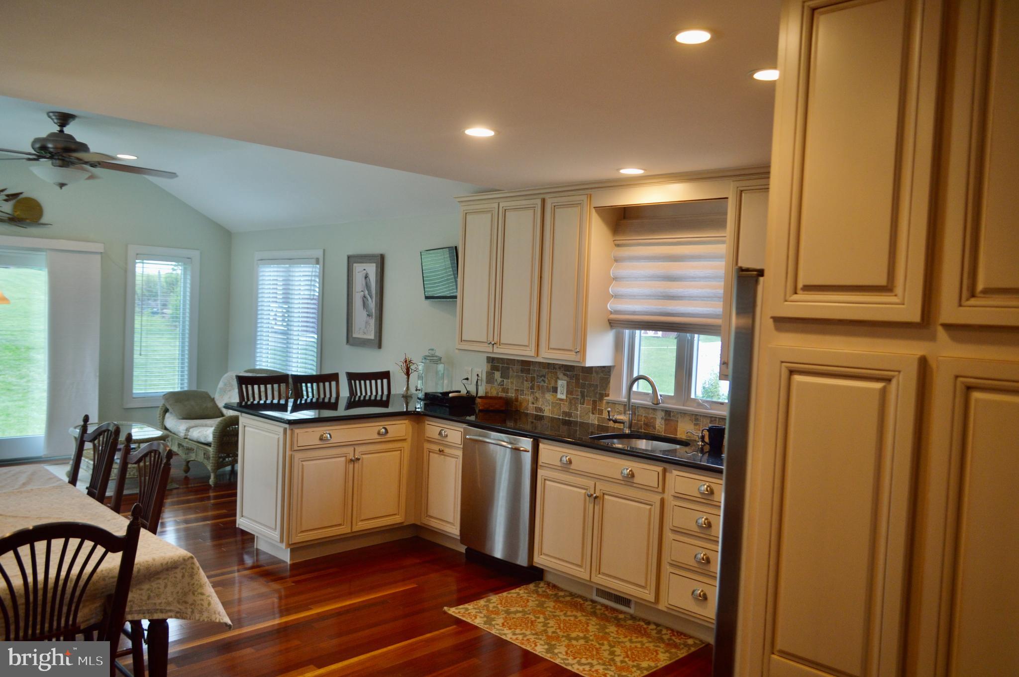 105 Brant Road Norristown, PA 19403 - Photo 6 of 25 Gallery Image 6