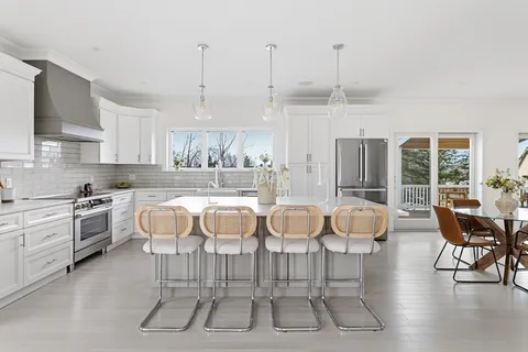 $2,299,000 | 24 Mount Zion Road, Melrose, MA 02176