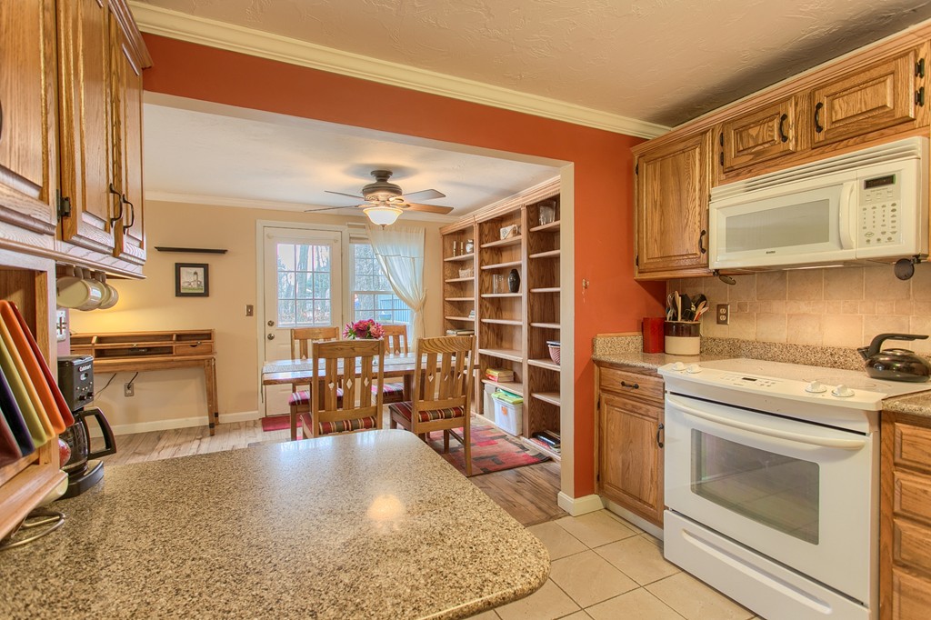 503 Ridgefield Circle, Unit A Clinton, MA 01510 - Photo 4 of 30 Gallery Image 4