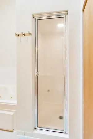 $3,450 | 943 West Essex Place, Arlington Heights, IL 60004