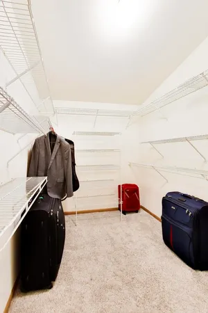 $3,450 | 943 West Essex Place, Arlington Heights, IL 60004