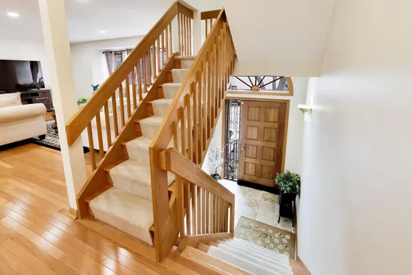 $3,450 | 943 West Essex Place, Arlington Heights, IL 60004