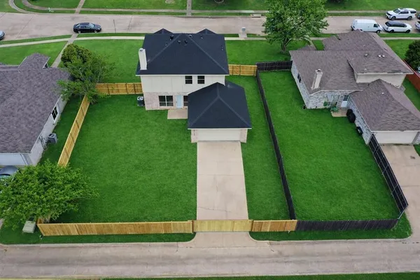 $339,900 | 2712 Pioneer Lane, Lancaster, TX 75146