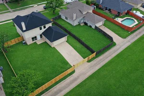 $339,900 | 2712 Pioneer Lane, Lancaster, TX 75146