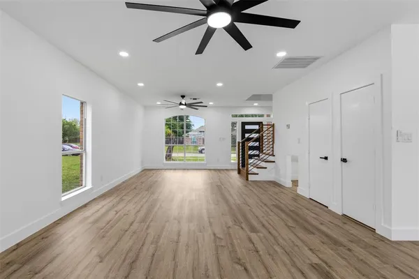 $339,900 | 2712 Pioneer Lane, Lancaster, TX 75146
