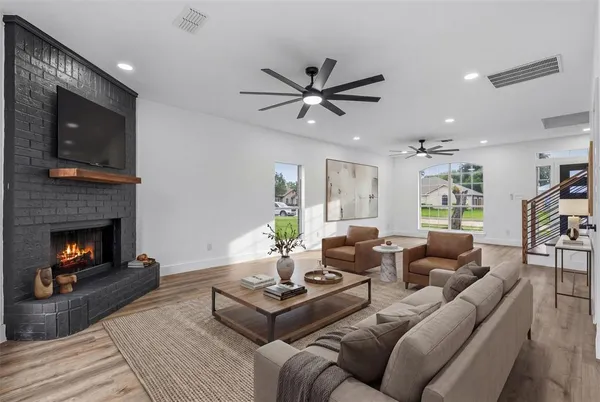 $339,900 | 2712 Pioneer Lane, Lancaster, TX 75146