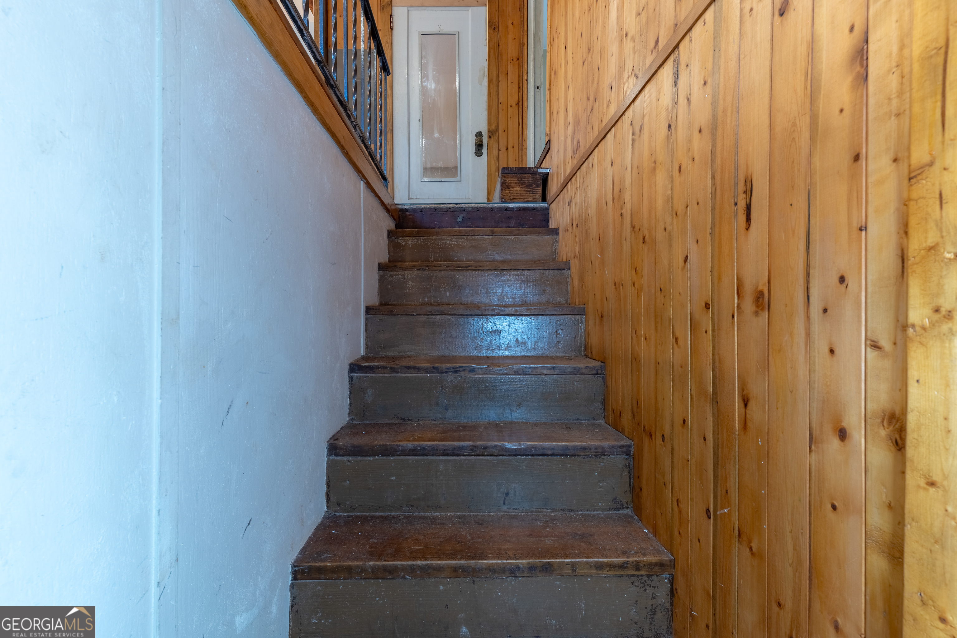 139 Cherokee Drive Jackson, GA 30233 - Photo 18 of 34 a view of entryway