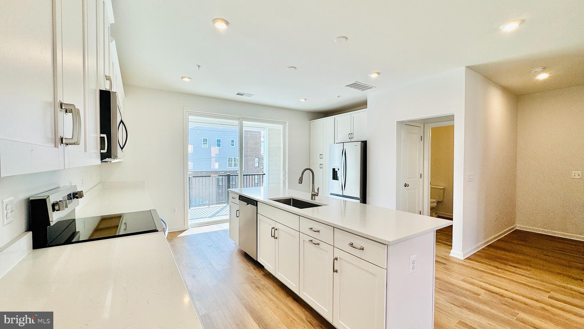 2623 River Birch Road Herndon, VA 20171 - Photo 7 of 12 Kitchen