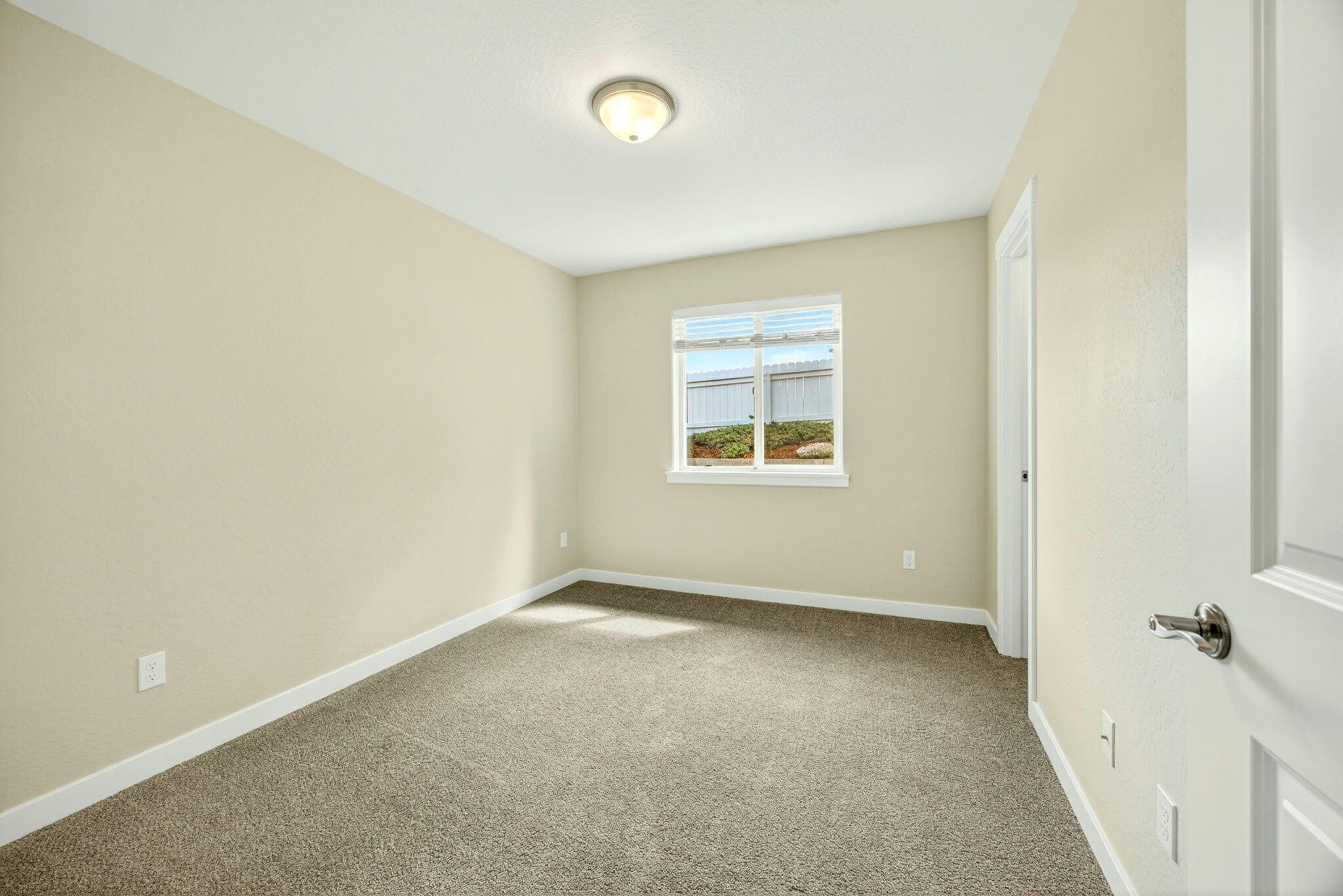 3001 Southwest University Road, Unit A & B Grants Pass, OR 97527 - Photo 20 of 38
