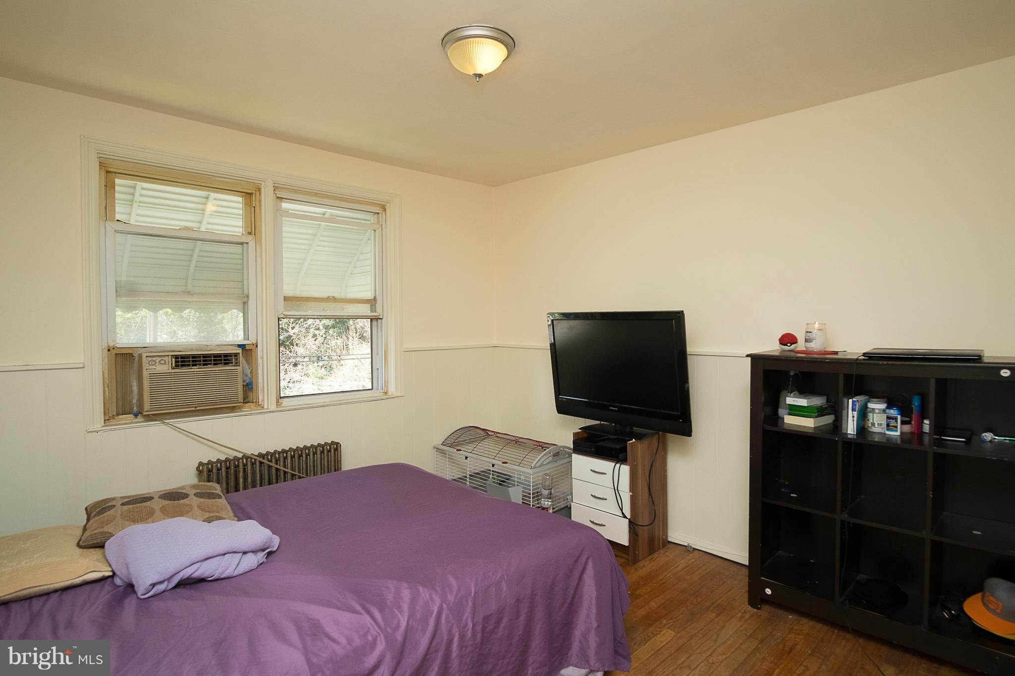 702 Wicklow Road Baltimore, MD 21229 - Photo 14 of 25 Bedroom
