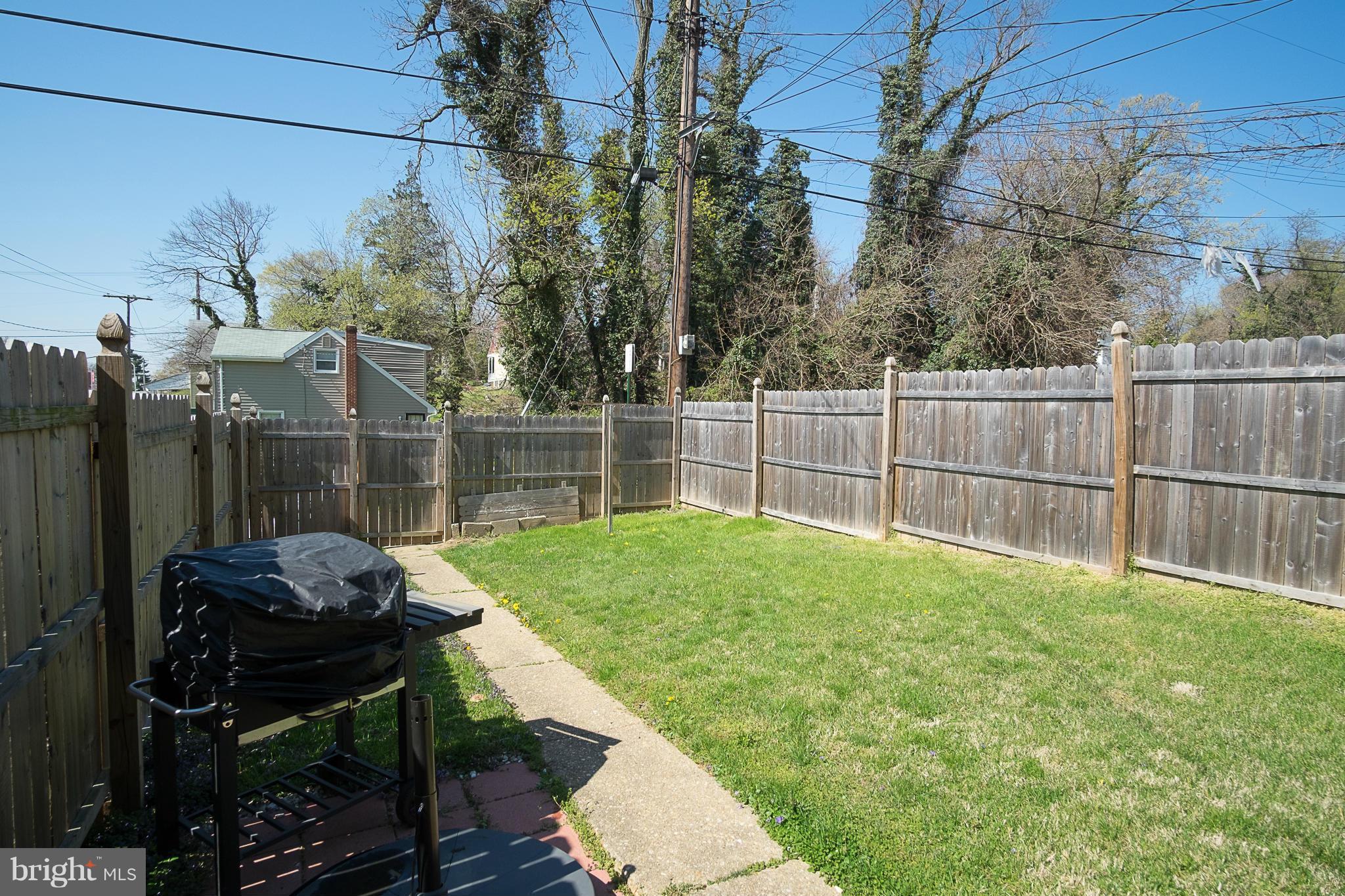 702 Wicklow Road Baltimore, MD 21229 - Photo 22 of 25 Exterior (Rear)