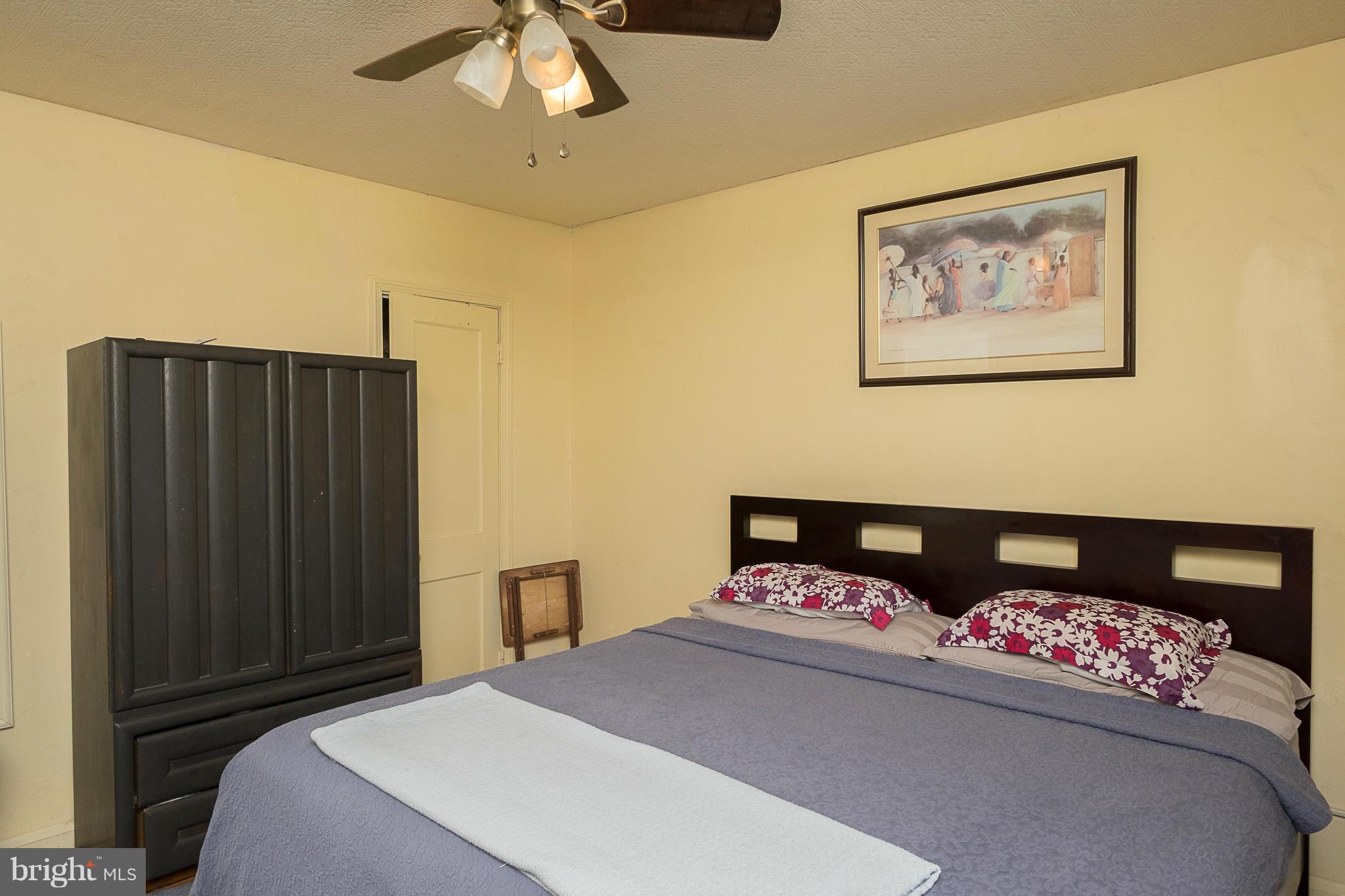 702 Wicklow Road Baltimore, MD 21229 - Photo 9 of 25 Bedroom (Master)