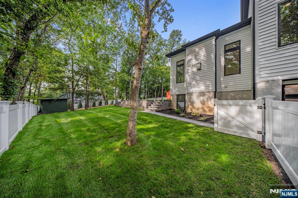 914 Hammond Road Ridgewood, NJ 07450 - Photo 49 of 50 Gallery Image 49
