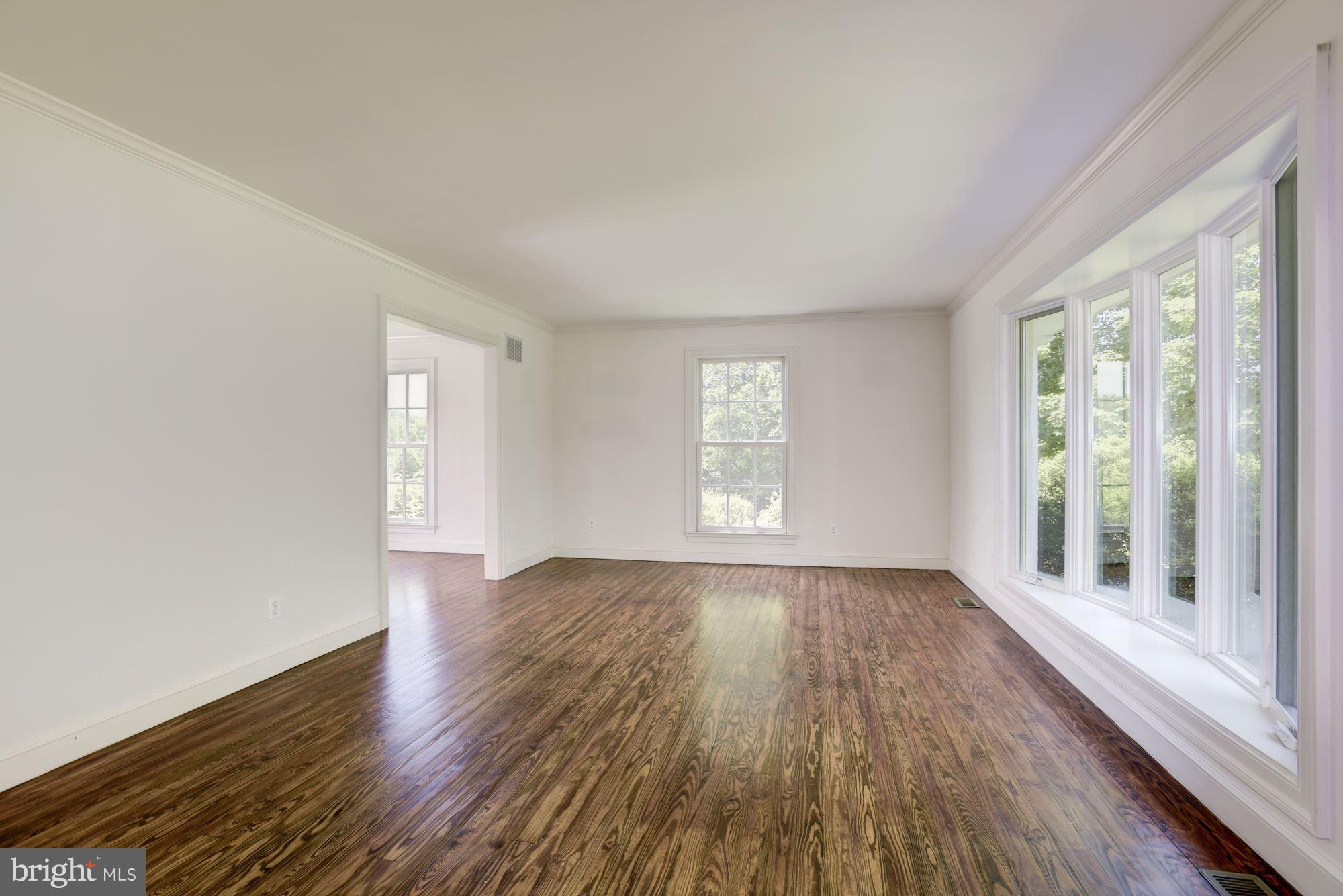 3327 Lost Corner Road Delaplane, VA 20144 - Photo 25 of 30 Living Room