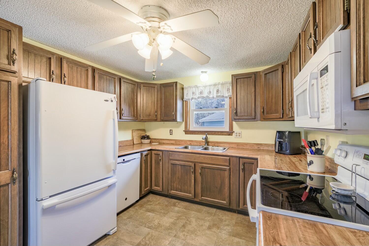 961 Hinckley Road Clinton, ME 04927 - Photo 9 of 23 kitchen close