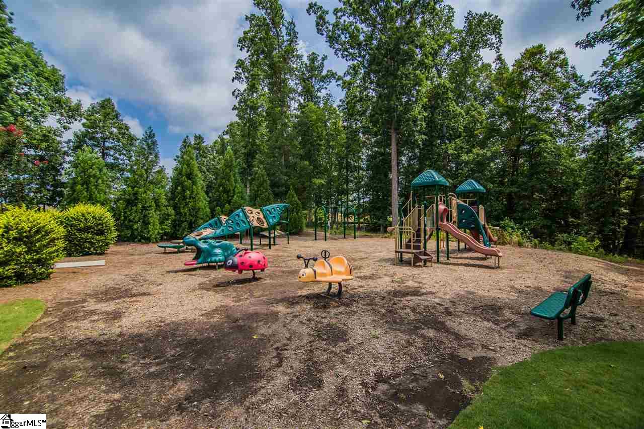 704 Camberwell Road Simpsonville, SC 29680 - Photo 6 of 7 Gallery Image 6