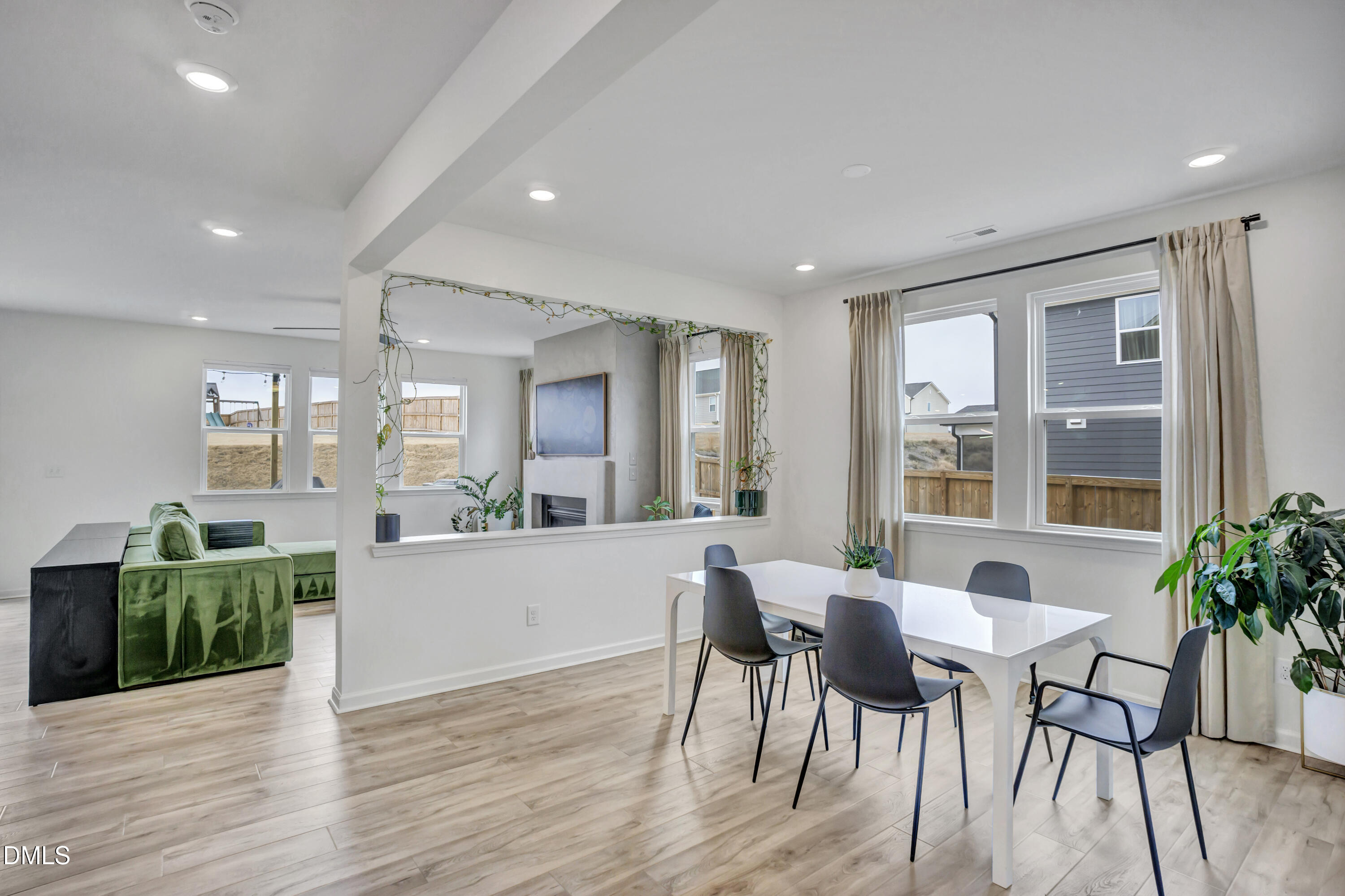 424 Thorny Branch Drive Raleigh, NC 27603 - Photo 4 of 43 DSC02355