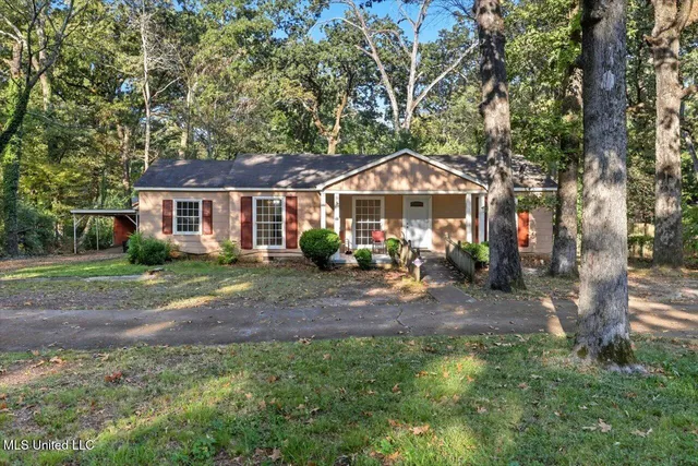 $1,500 | 211 West Lakeview Drive, Clinton, MS 39056