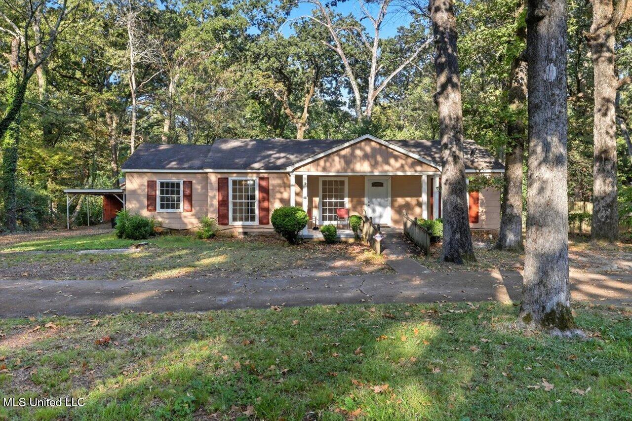 01-211 W Lakeview Dr _ Home Tours MS