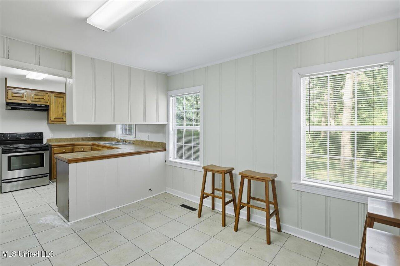 211 West Lakeview Drive Clinton, MS 39056 - Photo 15 of 26 15-211 W Lakeview Dr _ Home Tours MS