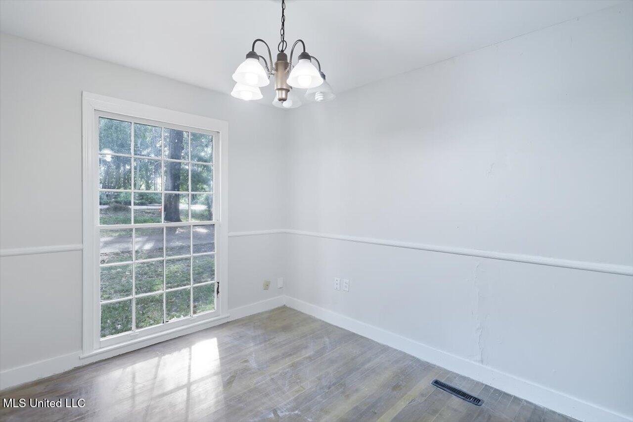 211 West Lakeview Drive Clinton, MS 39056 - Photo 16 of 26 16-211 W Lakeview Dr _ Home Tours MS