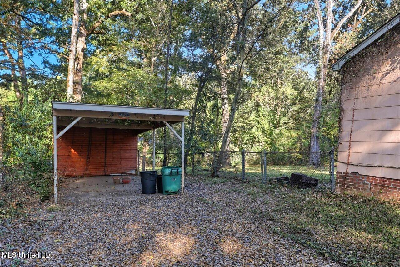 211 West Lakeview Drive Clinton, MS 39056 - Photo 4 of 26 04-211 W Lakeview Dr _ Home Tours MS