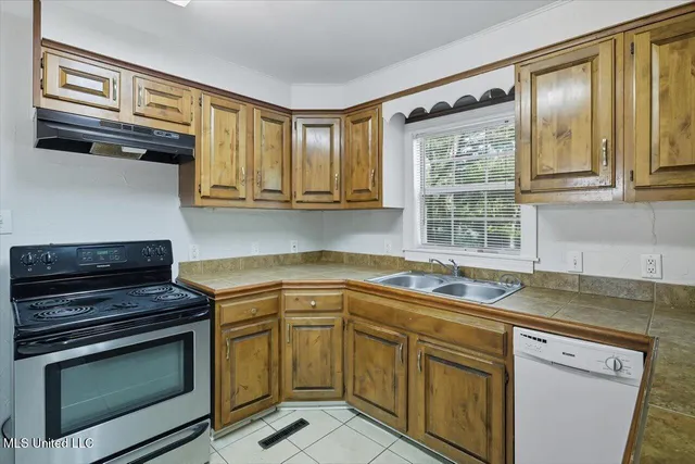 $1,500 | 211 West Lakeview Drive, Clinton, MS 39056