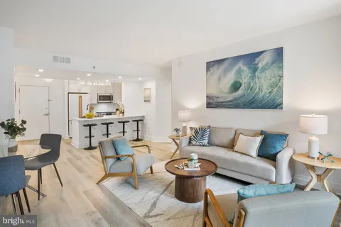 $725,000 | 915 E Street Northwest, Unit 1105, Washington, DC 20004
