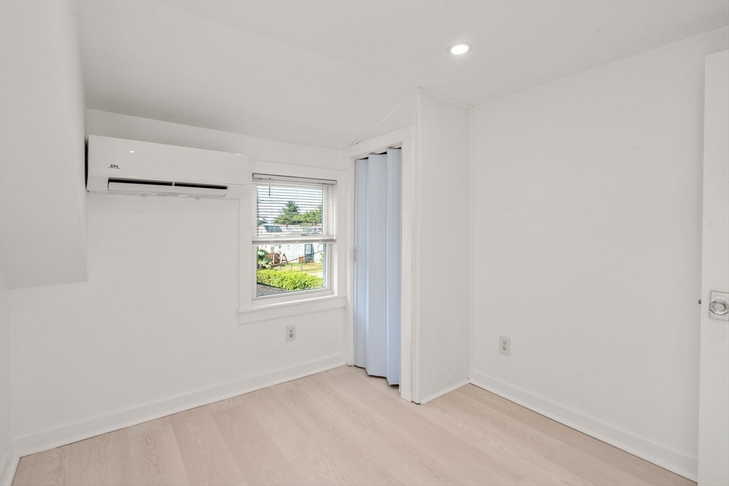42 Riverside Avenue Swansea, MA 02777 - Photo 15 of 23