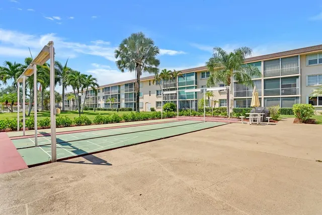 $195,000 | 4500 North Federal Highway, Unit 134D, Lighthouse Point, FL 33064