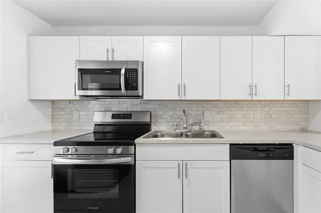 $195,000 | 4500 North Federal Highway, Unit 134D, Lighthouse Point, FL 33064