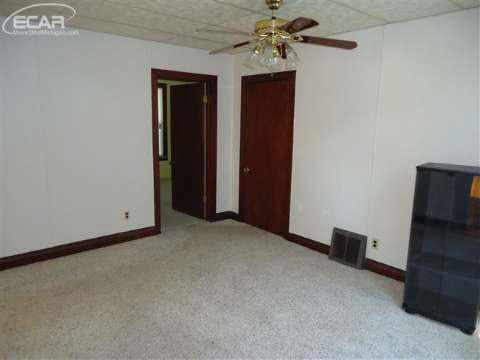 10068 North Genesee Road Mount Morris, MI 48458 - Photo 10 of 20 20448871-9.JPG
