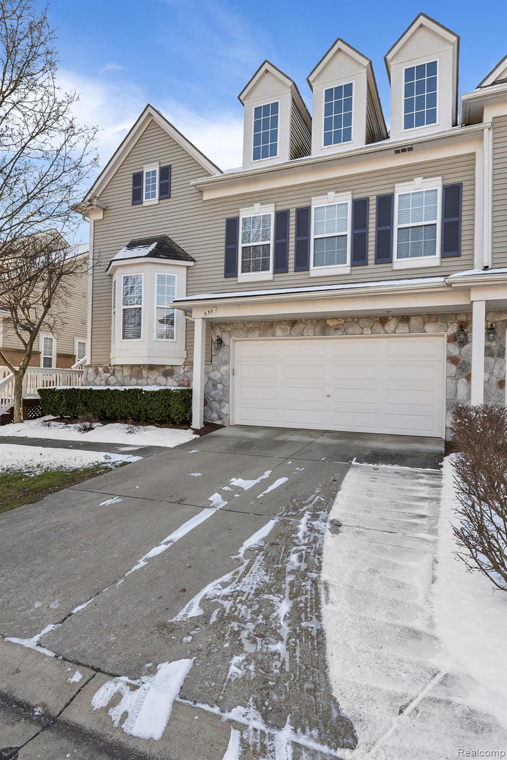 650 West Bluff Court Rochester, MI 48307 - Photo 4 of 50 Gallery Image 4