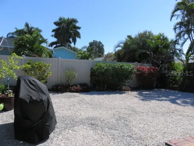 a view of garden with patio