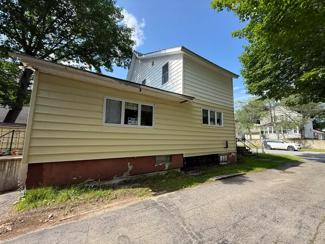 $105,250 | 14 Somerset Street, Millinocket, ME 04462