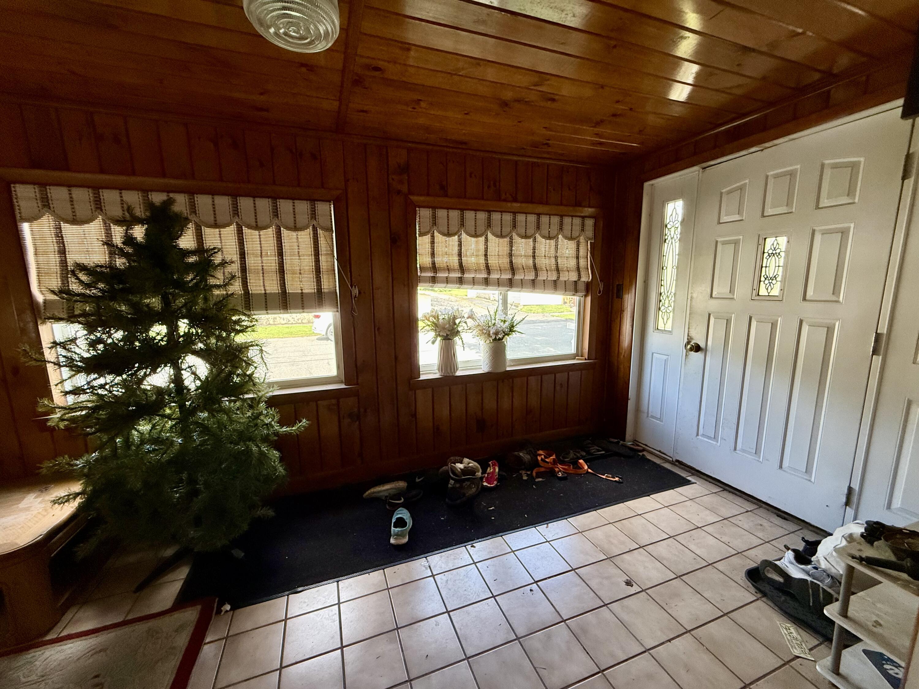 14 Somerset Street Millinocket, ME 04462 - Photo 5 of 28 IMG_0683