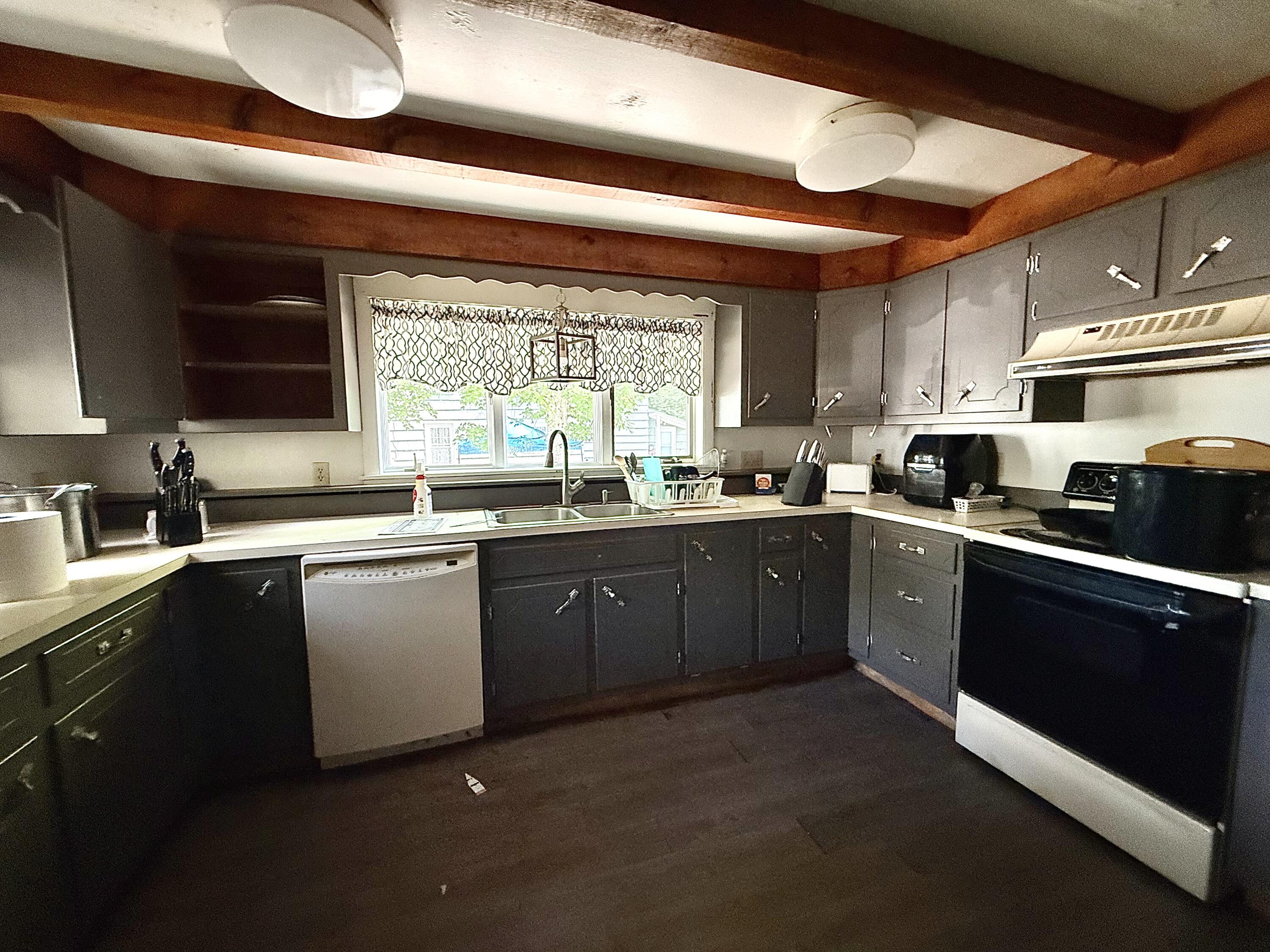 14 Somerset Street Millinocket, ME 04462 - Photo 10 of 28 IMG_0666