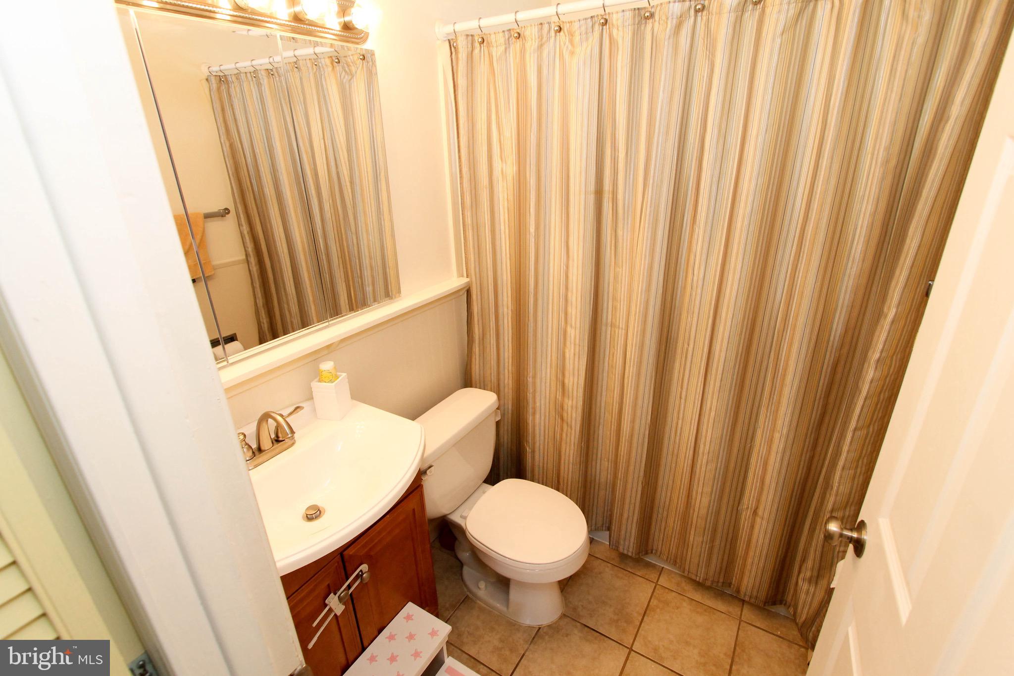 25 Candytuft Road Levittown, PA 19057 - Photo 11 of 36