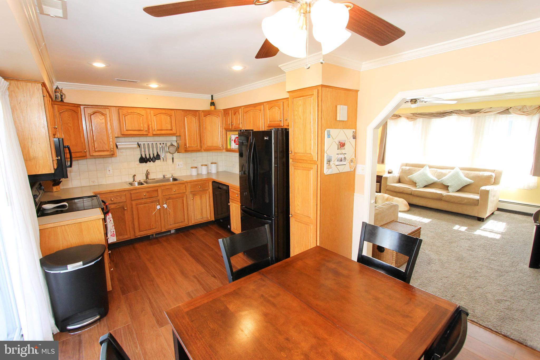 25 Candytuft Road Levittown, PA 19057 - Photo 5 of 36