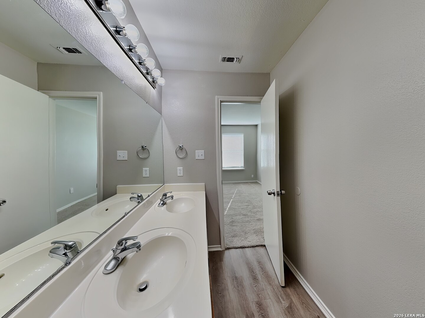 2726 Candle Ridge Drive San Antonio, TX 78244 - Photo 10 of 19